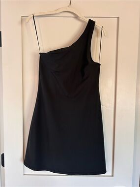 Abercrombie & Fitch Black One-Shoulder Mini Athletic Dress
